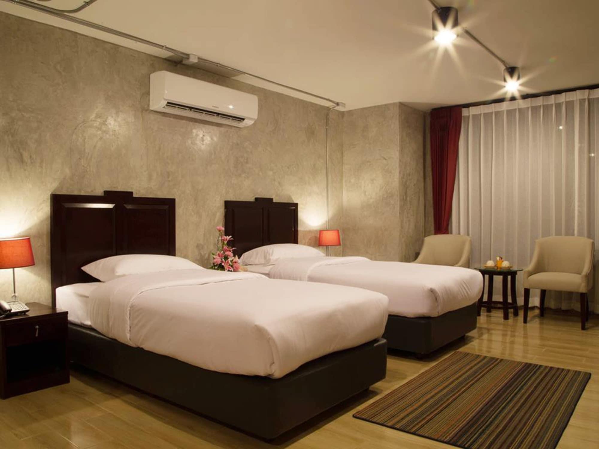 Hotel Prestige Chiang Mai Exterior foto